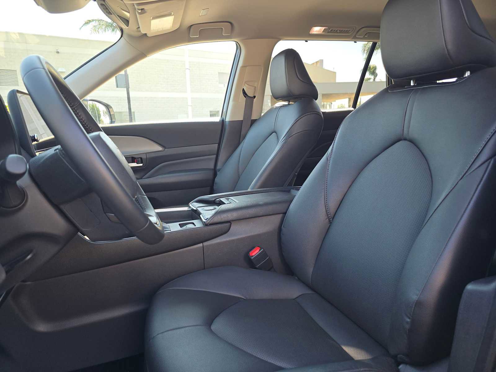 Certified 2025 Toyota Grand Highlander FWD image 23