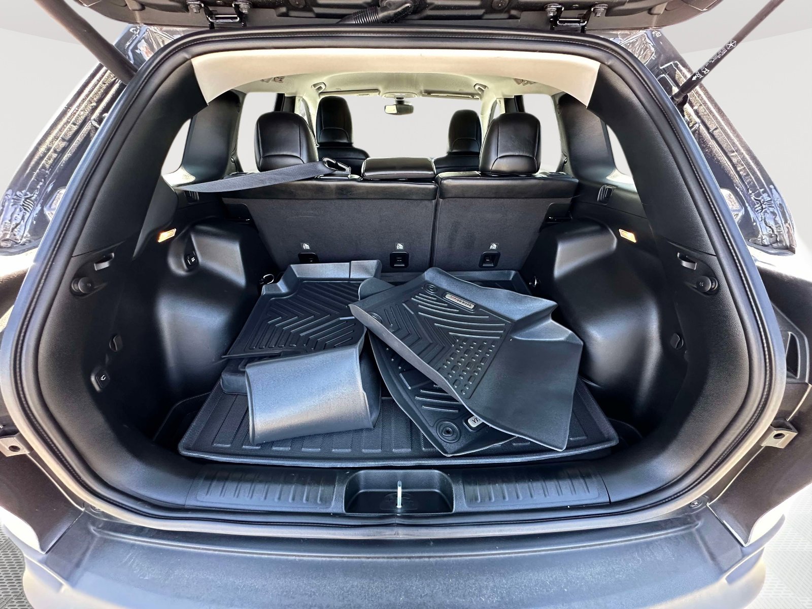 Used 2023 Jeep Cherokee Altitude Lux image 28