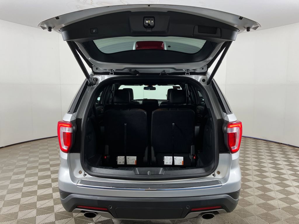 Used 2018 Ford Explorer XLT w/ Equipment Group 202A image 27