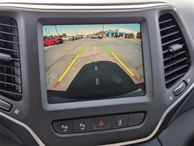 Used 2023 Jeep Cherokee Altitude Lux image 25