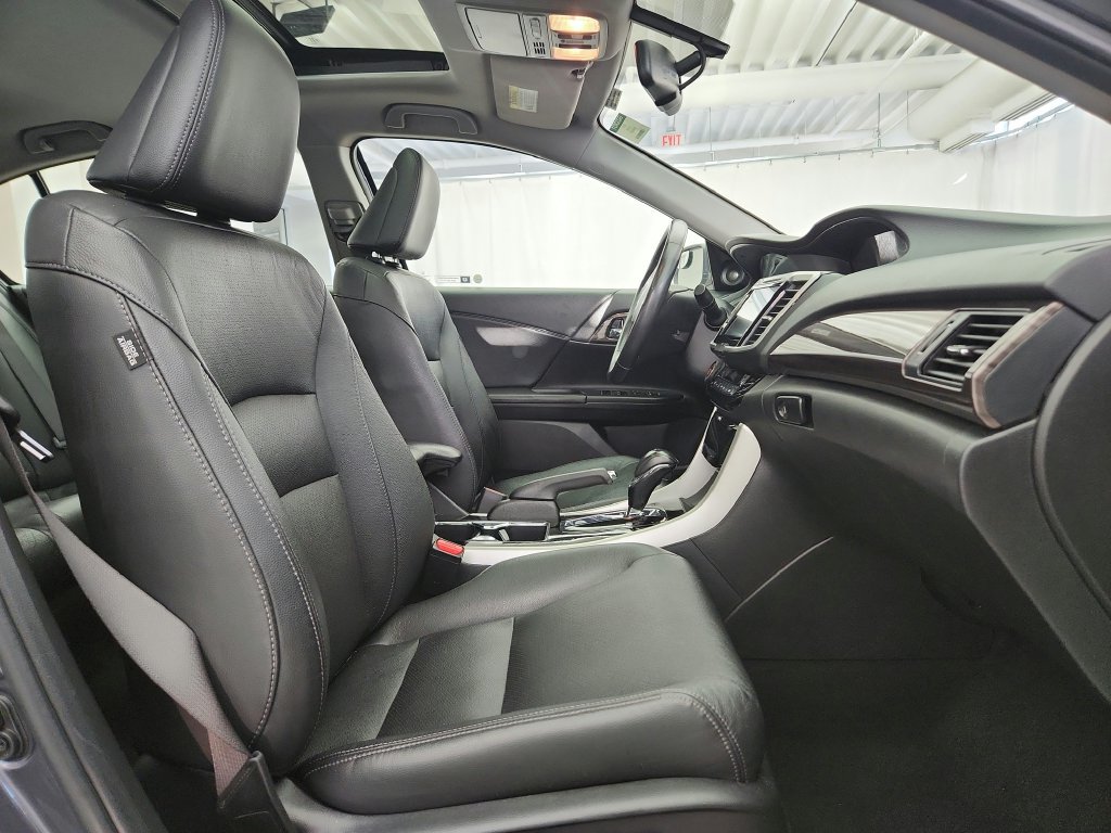 Used 2017 Honda Accord EX-L image 28