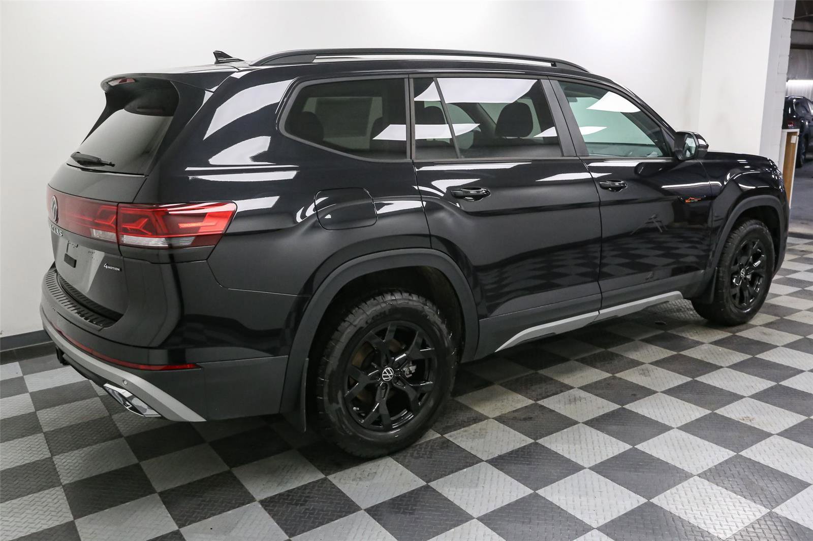 New 2026 Volkswagen Atlas Peak Edition image 9