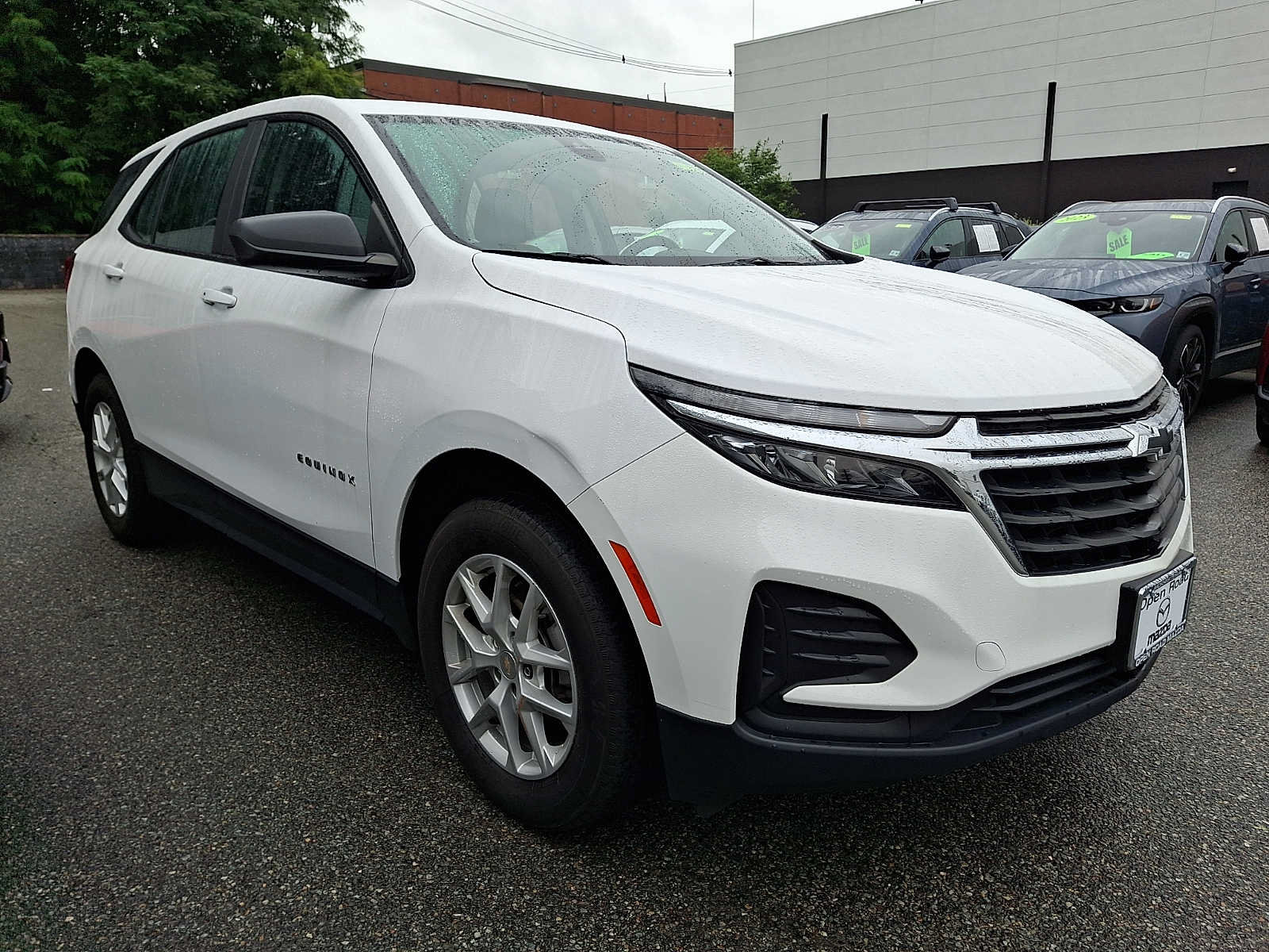 Used 2023 Chevrolet Equinox LS AWD/4WD image 3