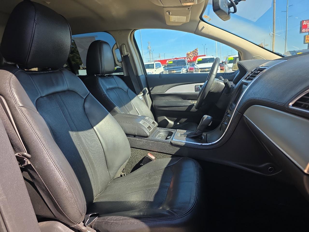 Used 2012 Lincoln MKX FWD image 20