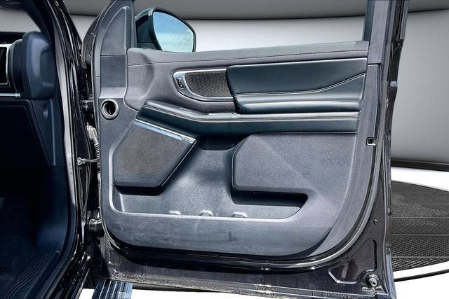 Used 2025 Ford Expedition Max Platinum w/ Stealth Performance Package AWD/4WD image 28