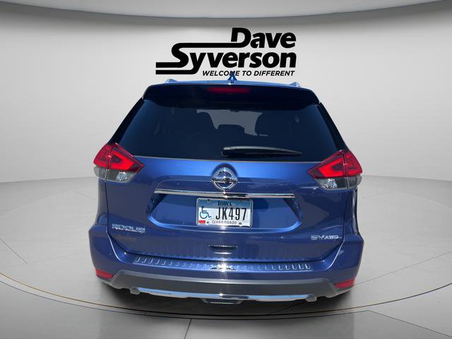 Used 2018 Nissan Rogue SV w/ Sun & Sound Touring Package AWD/4WD image 5