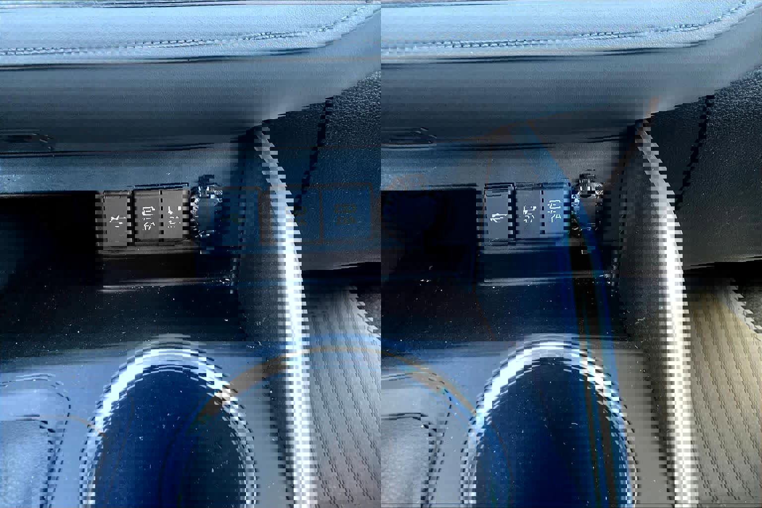 Used 2021 Toyota Highlander XLE image 32