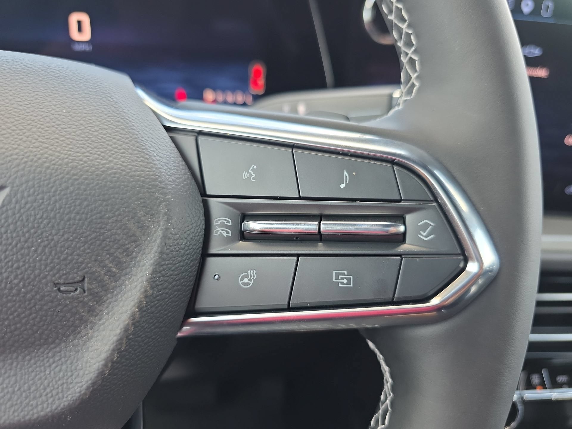 New 2027 Chevrolet Traverse LT w/ Midnight/Sport Edition FWD image 21