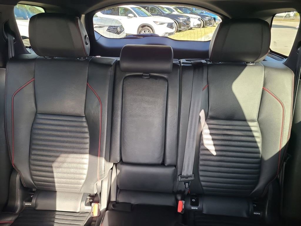 Used 2020 Land Rover Discovery Sport SE R-Dynamic image 5