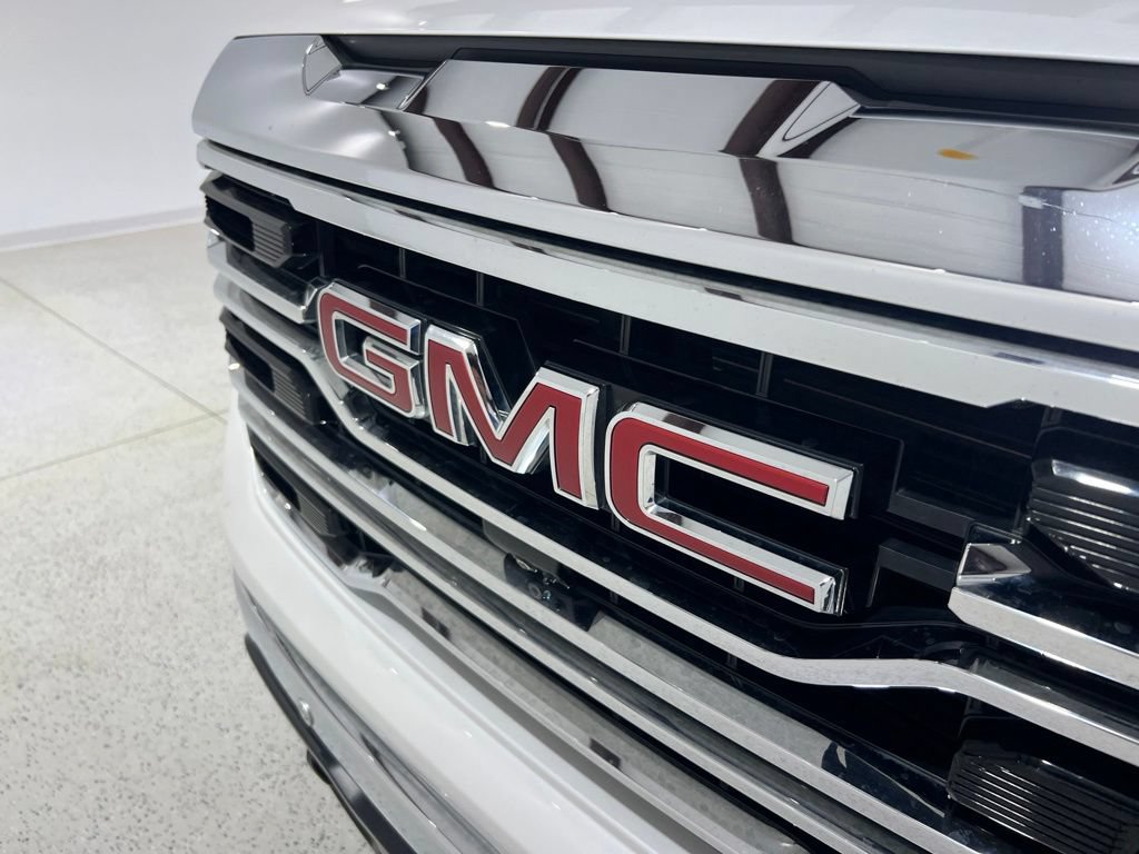 Used 2023 GMC Sierra 1500 SLT w/ SLT Premium Plus Package RWD image 31