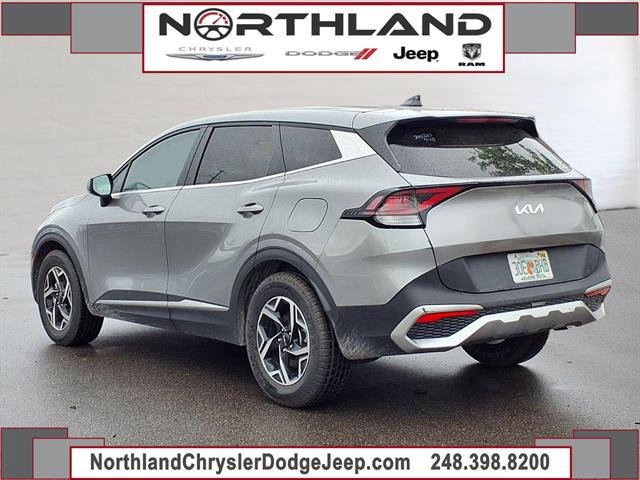 Used 2024 Kia Sportage LX FWD image 2