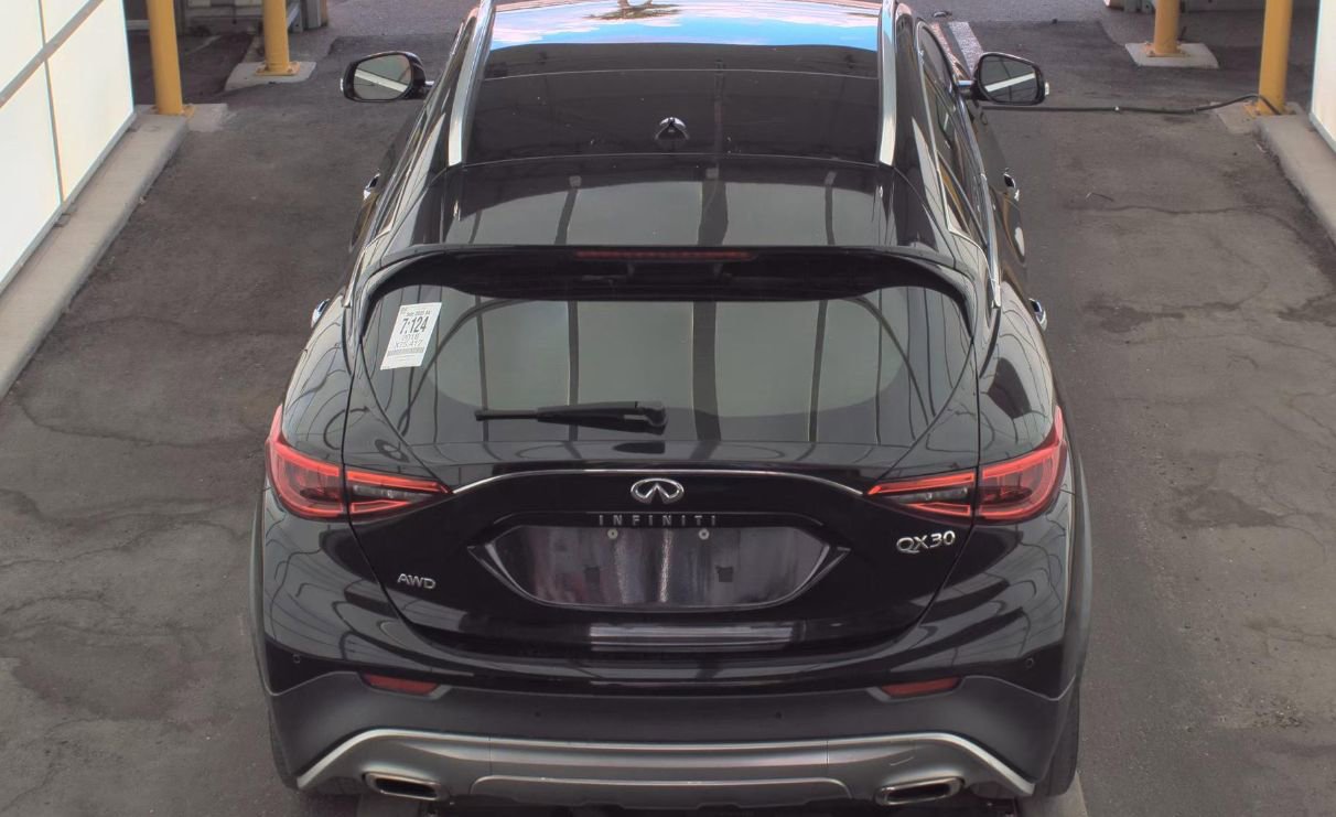 Used 2018 INFINITI QX30 Premium w/ Navigation Package image 7