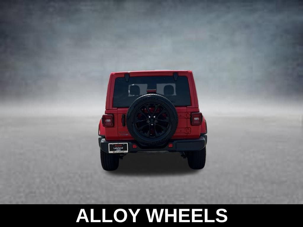 Used 2025 Jeep Wrangler Unlimited Sahara AWD/4WD image 3