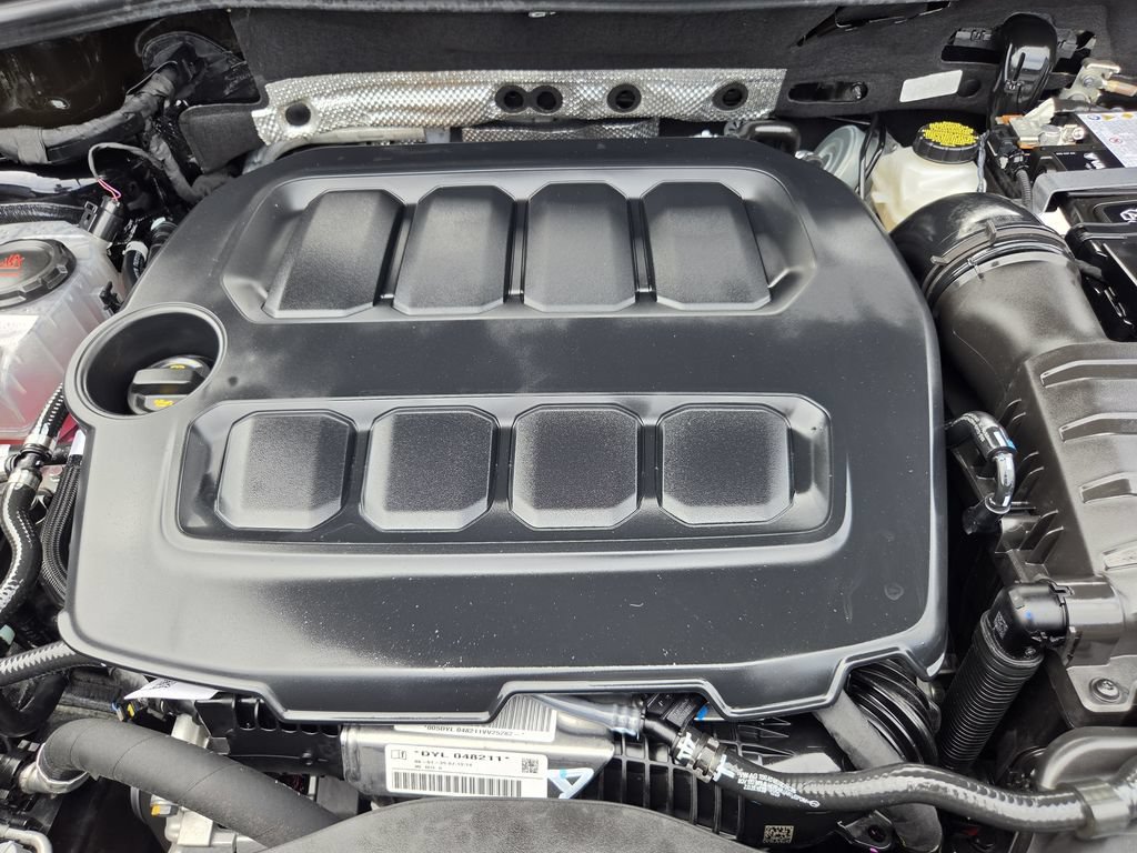 Used 2025 Volkswagen Tiguan SE AWD/4WD image 24