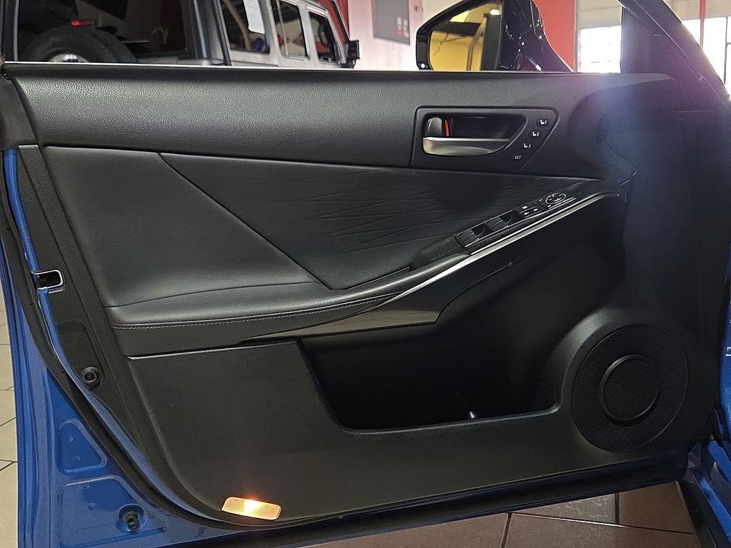 Used 2022 Lexus IS 300 w/ Premium Package RWD image 15