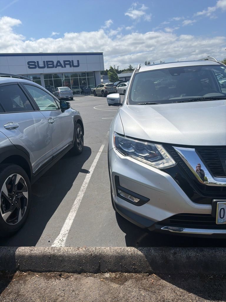 Used 2017 Nissan Rogue SL w/ SL HEV Premium Package AWD/4WD image 3
