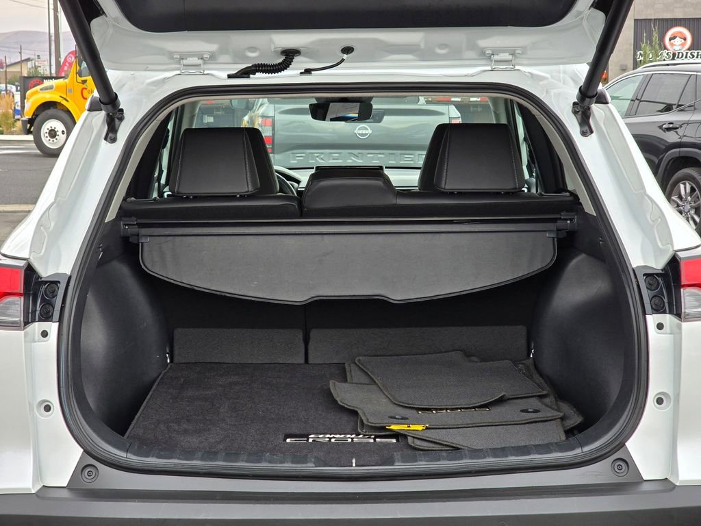 Used 2024 Toyota Corolla Cross XLE w/ Convenience Package image 16