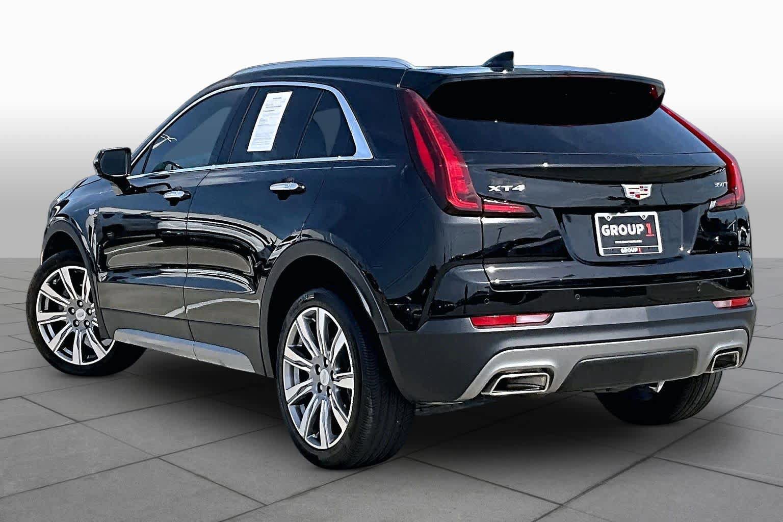 Used 2023 Cadillac XT4 Premium Luxury w/ Cold Weather Package FWD image 11