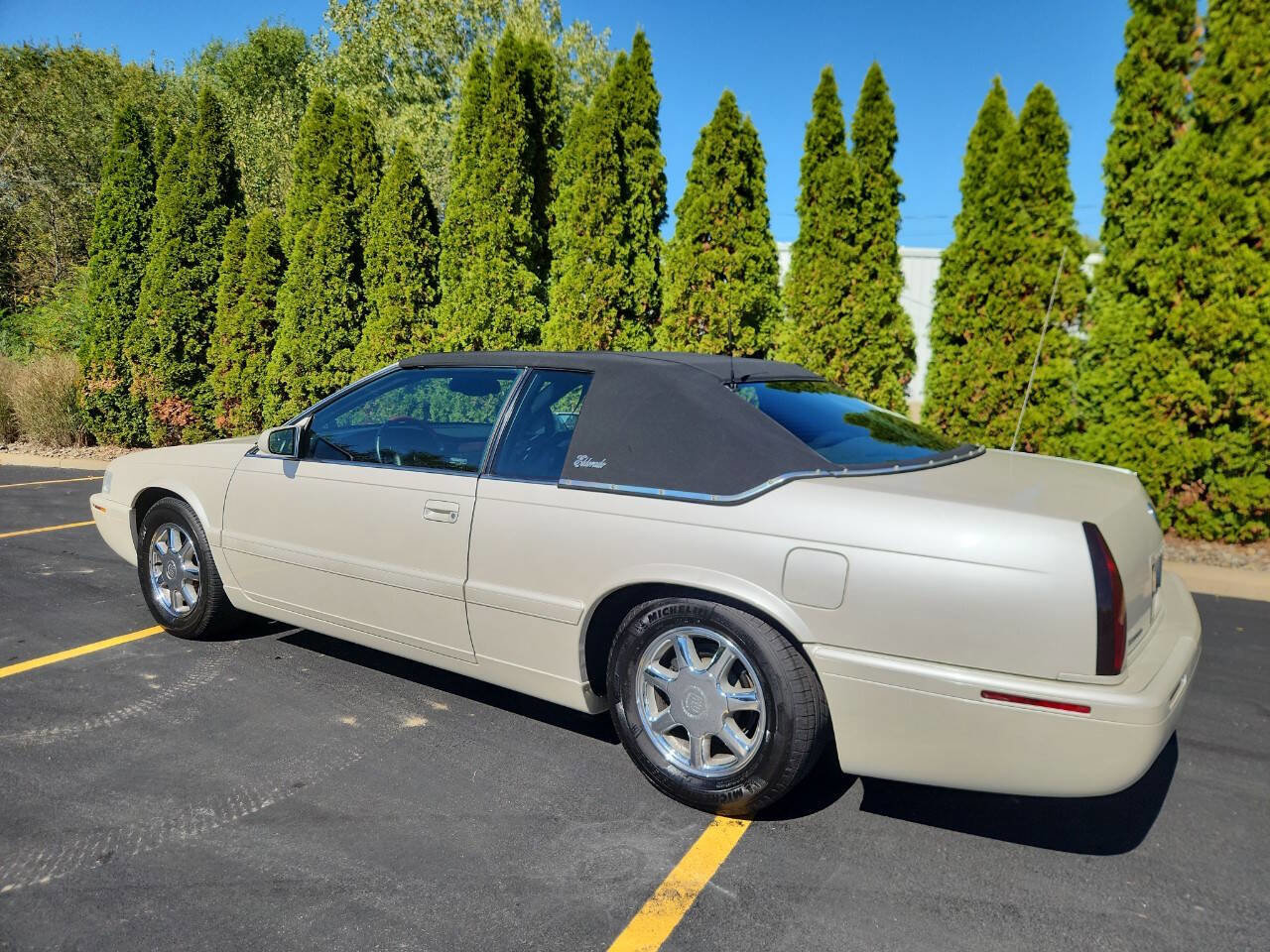 Used 2002 Cadillac Eldorado Touring w/ Preffered Equipment Group image 4