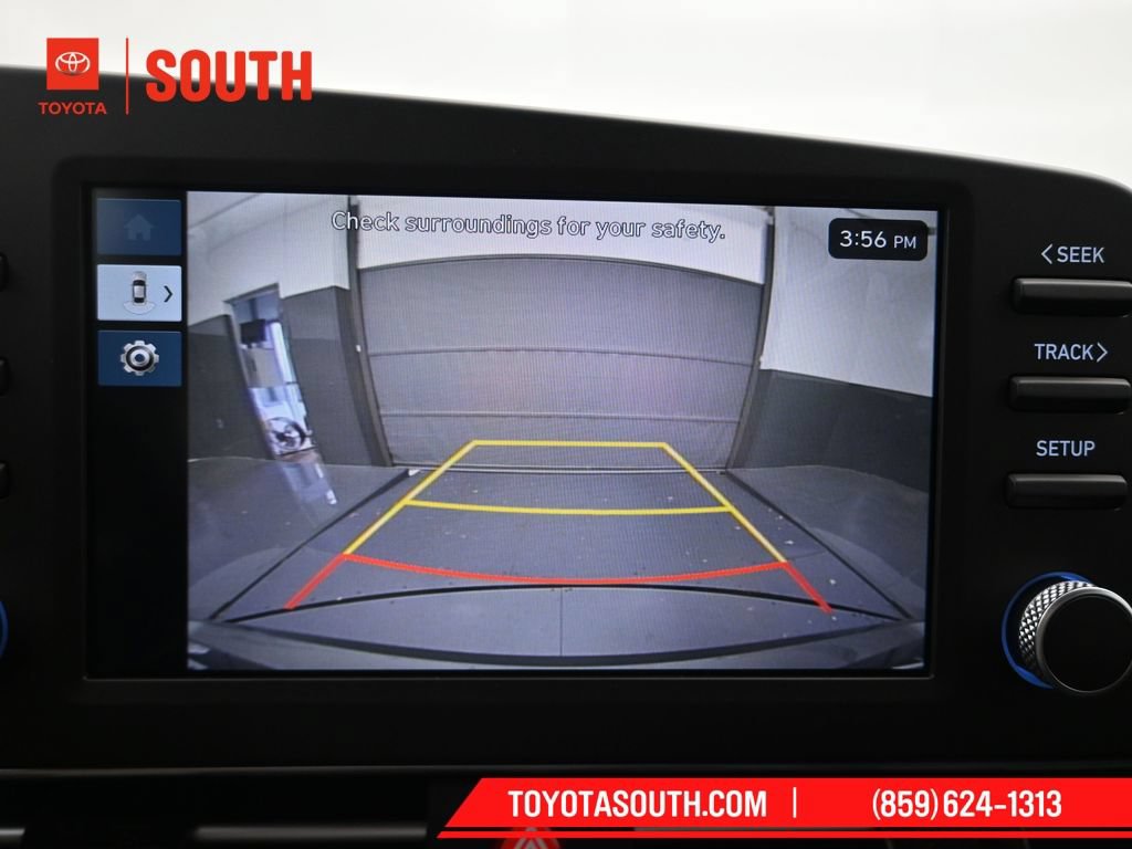 Used 2025 Hyundai Elantra SE FWD image 14