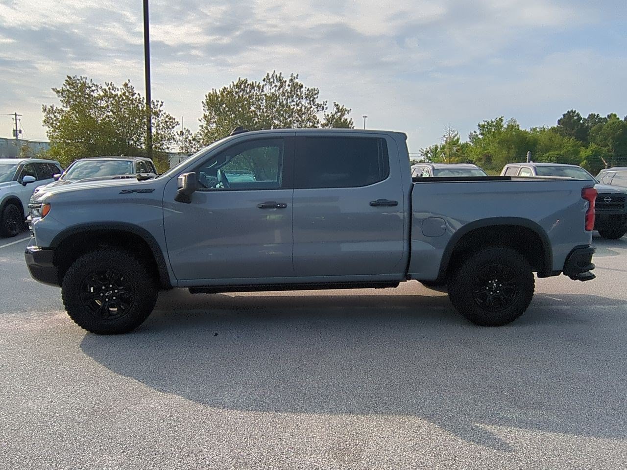 Used 2024 Chevrolet Silverado 1500 ZR2 w/ Technology Package AWD/4WD image 7