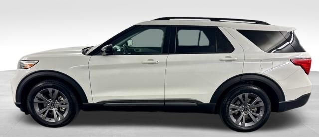 Used 2023 Ford Explorer XLT w/ Equipment Group 202A image 5