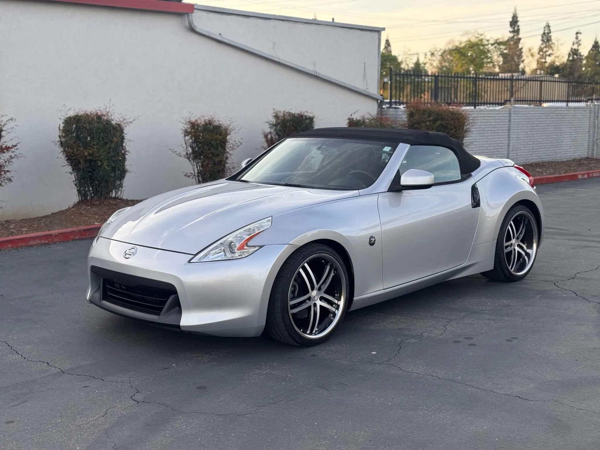 Used 2012 Nissan 370Z Roadster RWD image 2