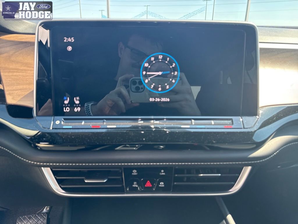 Used 2024 Volkswagen Atlas SE image 18