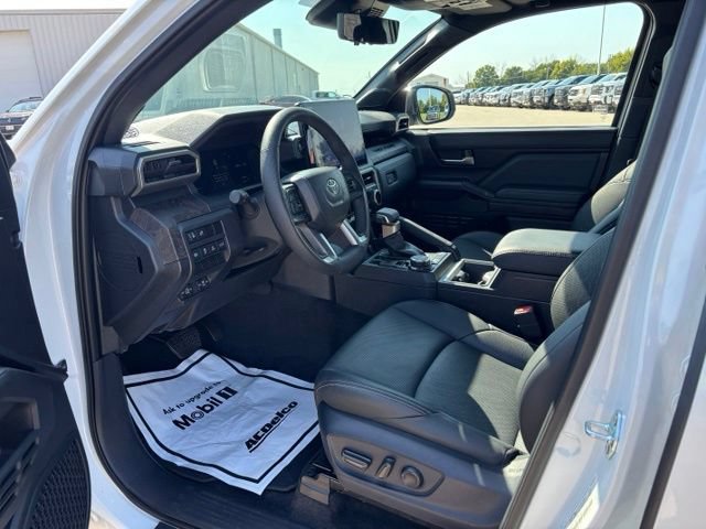 Used 2024 Toyota Tacoma Limited w/ Limited Package (LT) AWD/4WD image 10