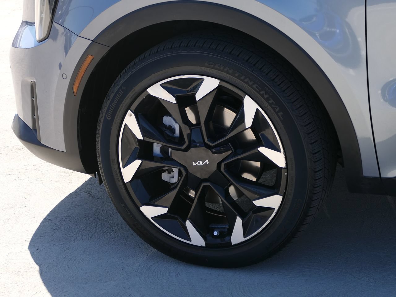 Used 2024 Kia Sorento SX FWD image 9