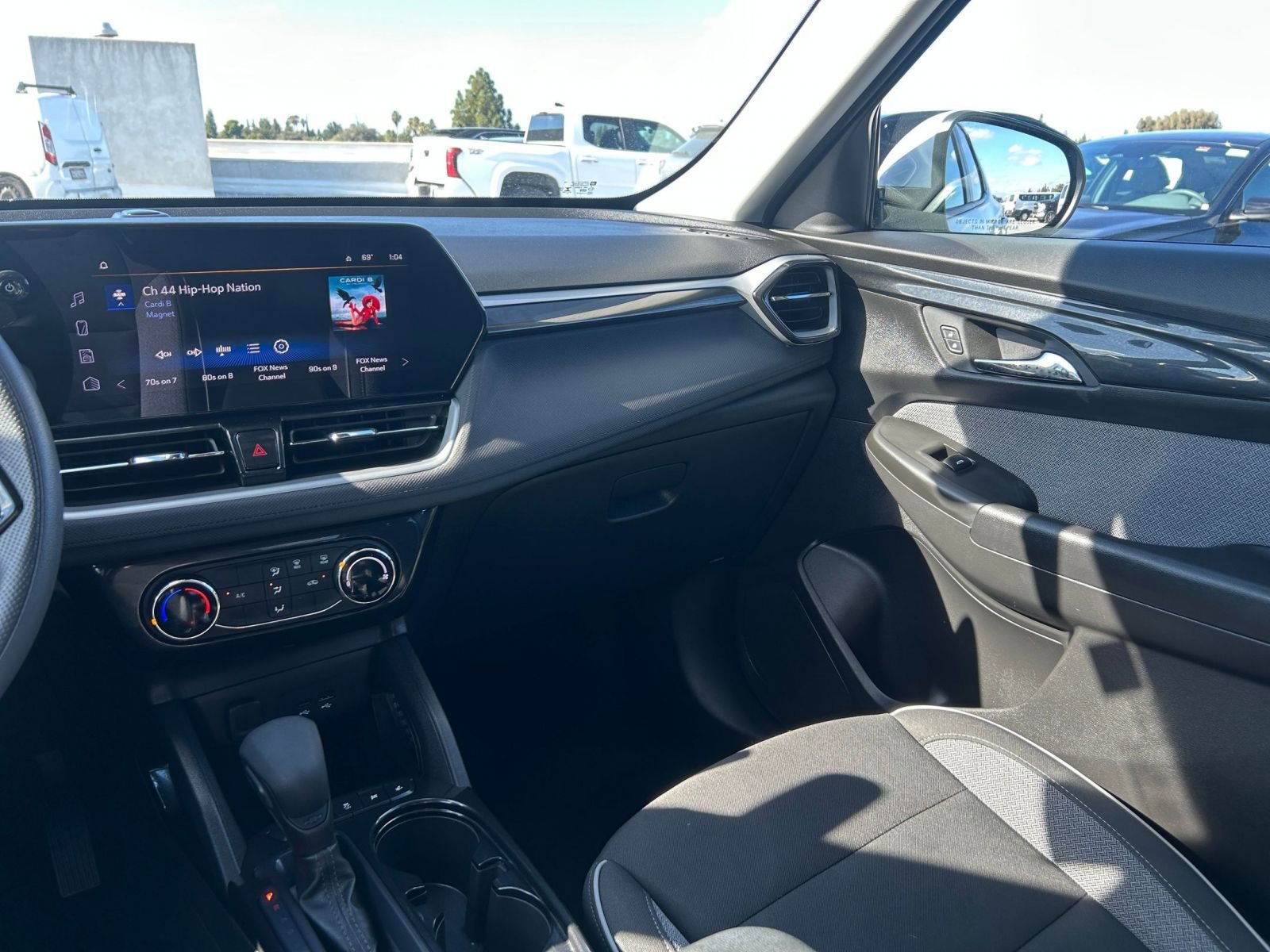 Used 2025 Chevrolet TrailBlazer LT image 32