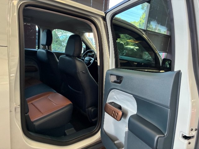 Used 2023 Ford Maverick Lariat FWD image 39