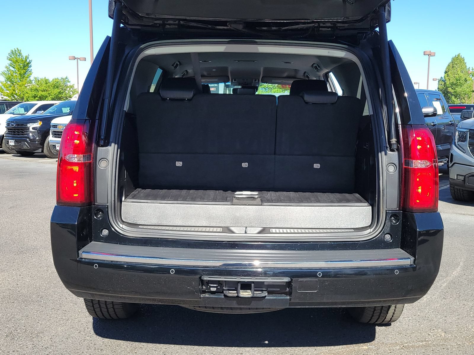 Used 2019 Chevrolet Tahoe Premier AWD/4WD image 15