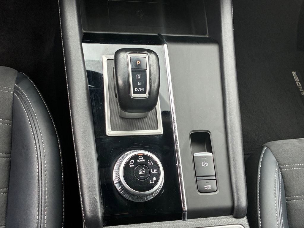Used 2024 Mitsubishi Outlander SE image 10