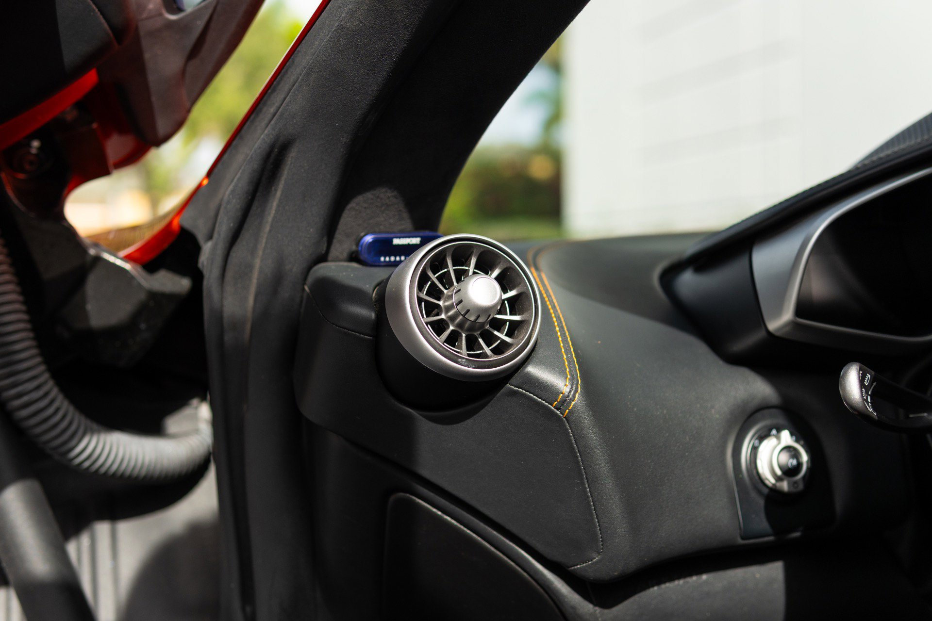 Used 2013 McLaren MP4-12C image 33