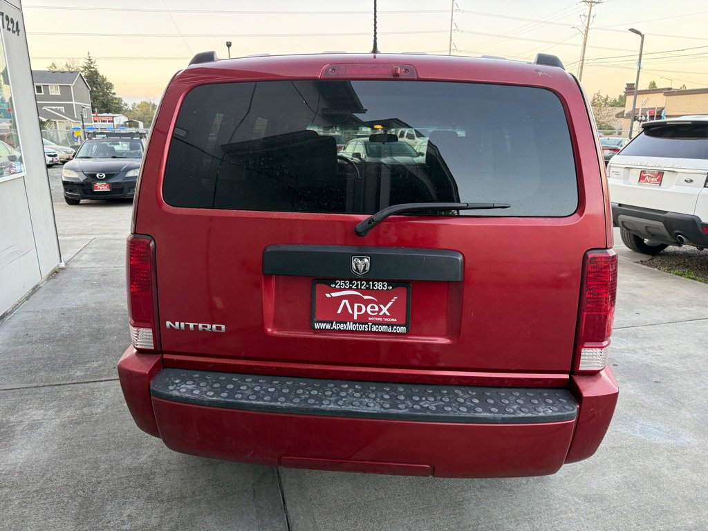 Used 2008 Dodge Nitro SXT image 4