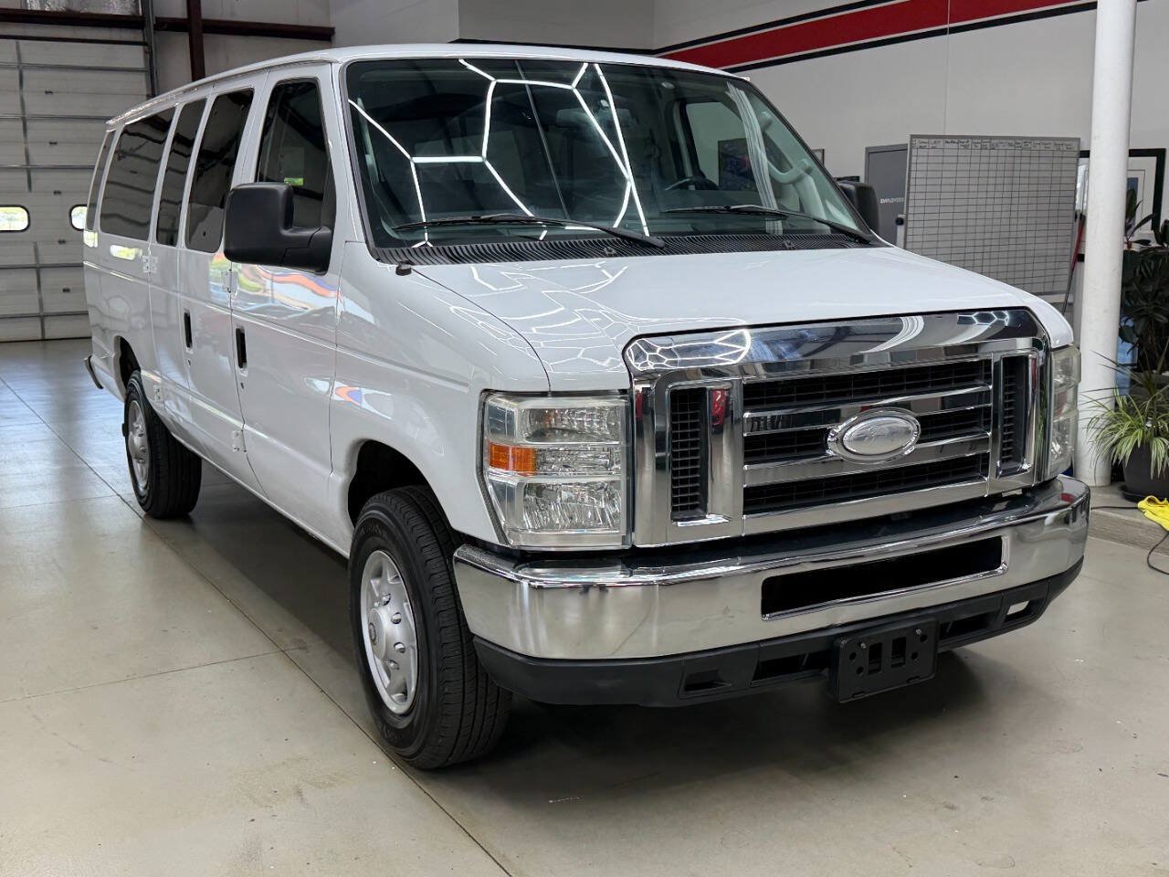 Used 2014 Ford E-350 and Econoline 350 XLT RWD image 1
