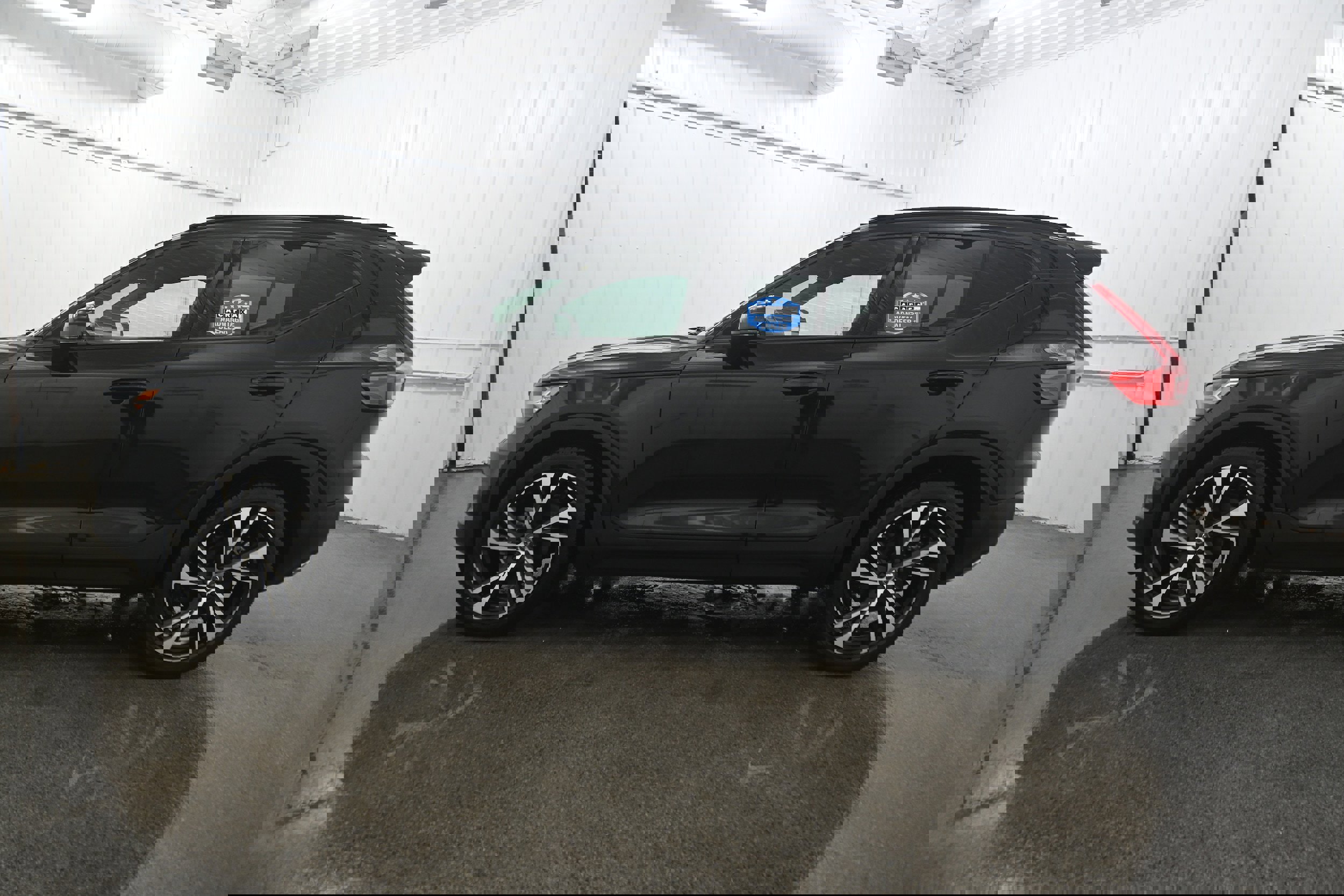 Used 2020 Volvo XC40 T5 R-Design image 27