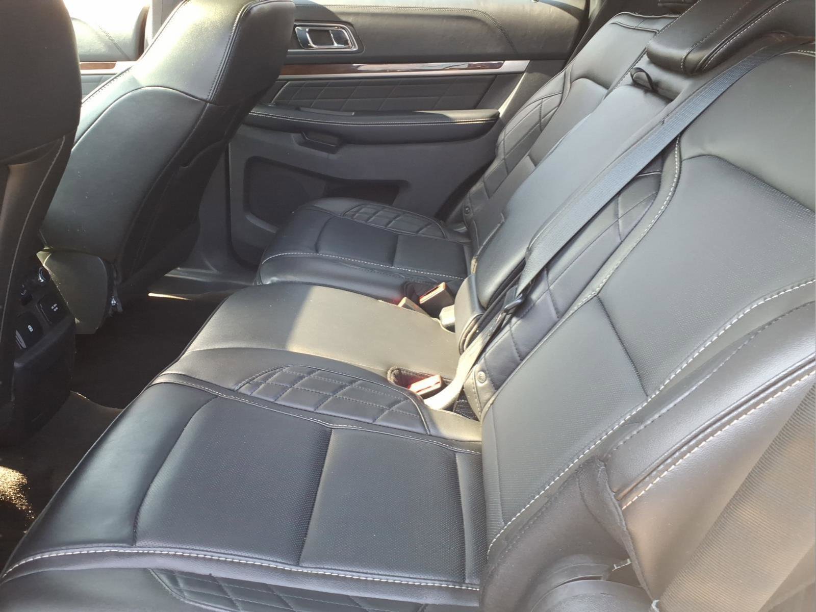 Used 2018 Ford Explorer Platinum image 18