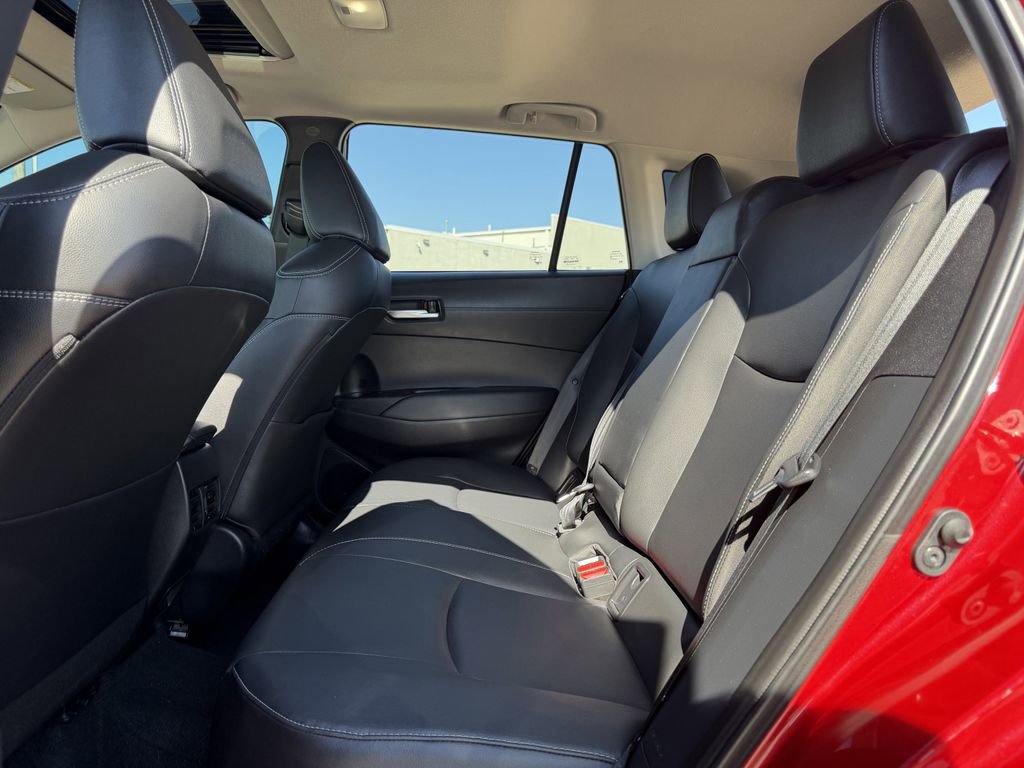 Used 2024 Toyota Corolla Cross XLE FWD image 30