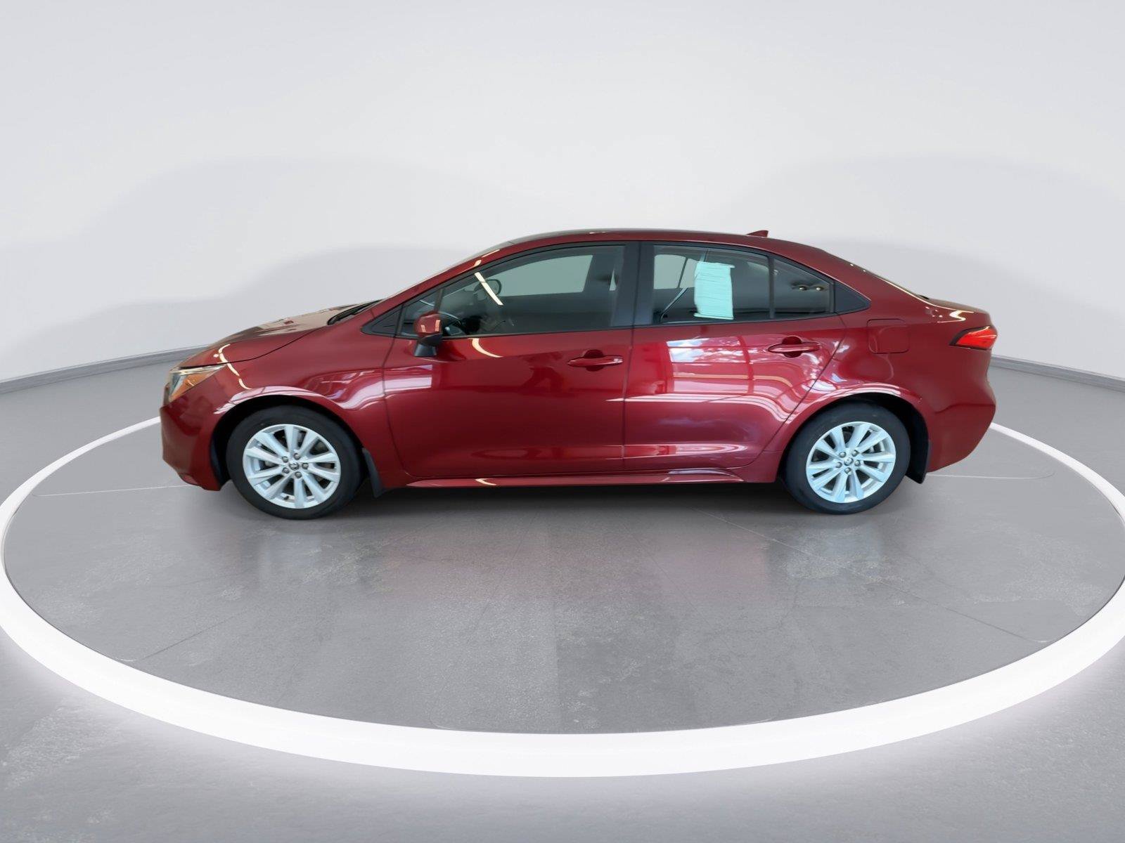 Used 2024 Toyota Corolla LE w/ LE Convenience Package FWD image 4