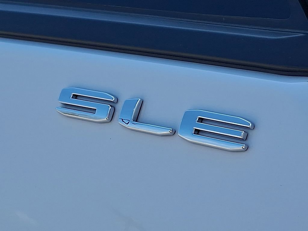 Used 2022 GMC Terrain SLE image 30