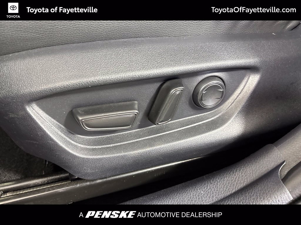 Used 2025 Toyota Camry SE w/ Convenience Package FWD image 27