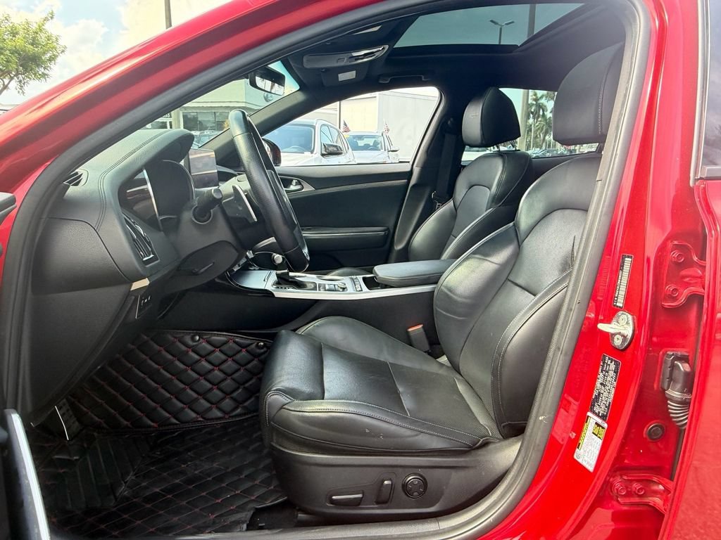 Used 2022 Kia Stinger GT1 RWD image 9
