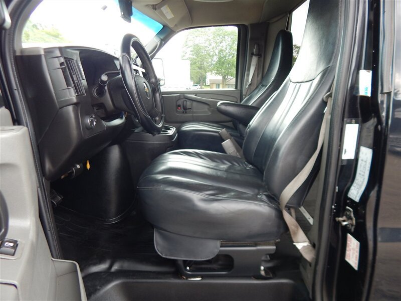 Used 2010 Chevrolet Express 3500 Extended RWD image 20