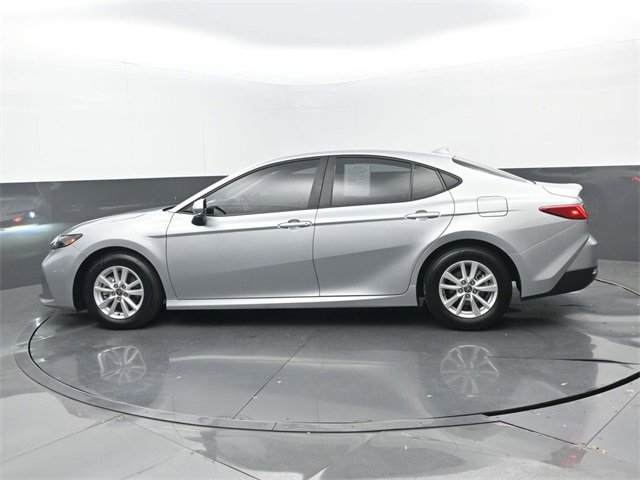 Used 2025 Toyota Camry LE image 19
