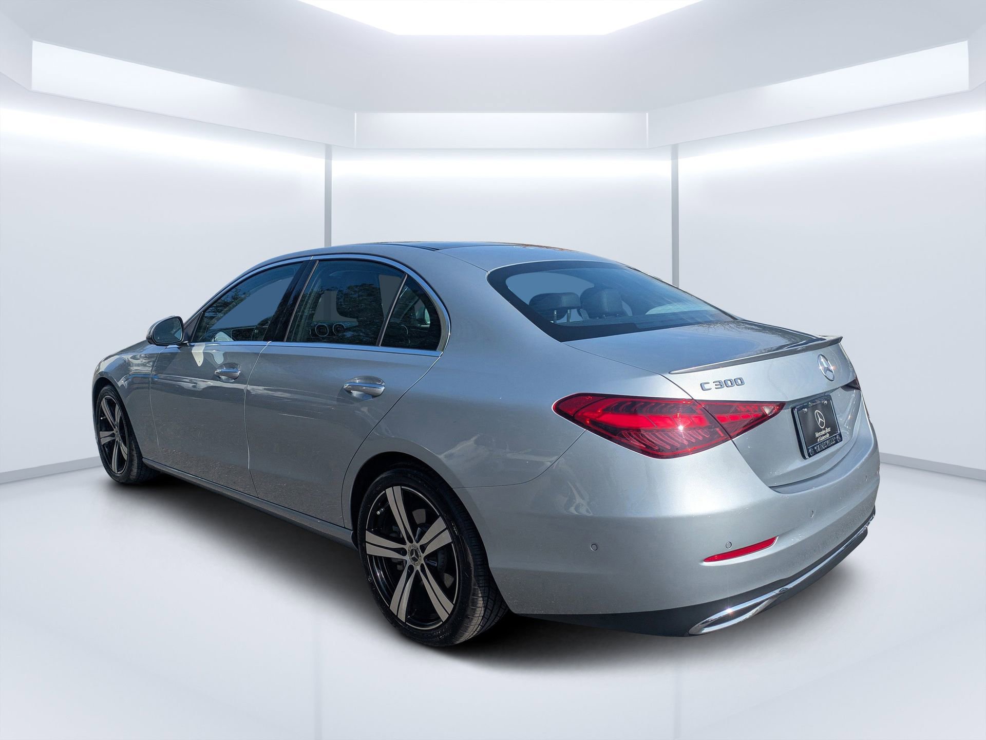 Used 2024 Mercedes-Benz C 300 Sedan image 4