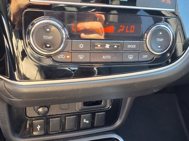 Used 2019 Mitsubishi Outlander LE image 18