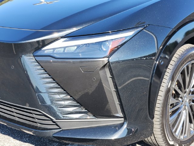 Used 2023 Lexus RZ 450e Premium w/ Accessory Package (2T) AWD/4WD image 7