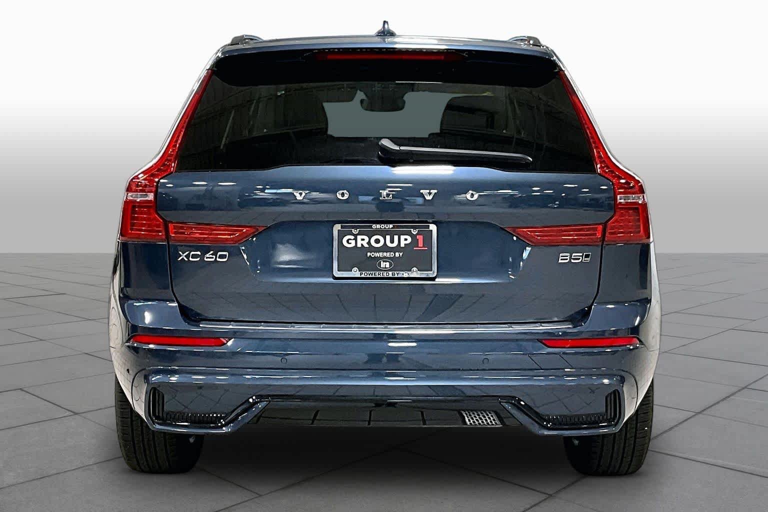 Used 2024 Volvo XC60 B5 Core w/ Protection Package Premier AWD/4WD image 5